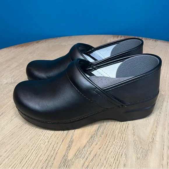 New! Dansko Professional Women’s Black Slip Resistant Clogs Work Size 38 7.5-8 - Picture 4 of 11
